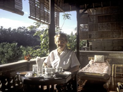 Betsy-Indonesia1990-1-1024x768.jpg