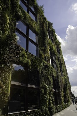 Paris01-MuseeQuaiBranly.jpg