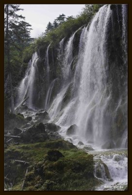 007 Jiuzhaigou 0917 Nourilang Waterfall.jpg