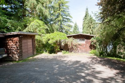 Driveway, parking and guesthouse