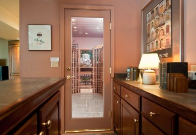 Bar and wine room