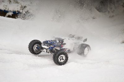 traxxas e-revo