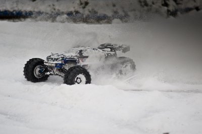 traxxas e-revo