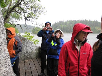 Rosel, Lennart, Åsa och Helena vid Kättils grotta