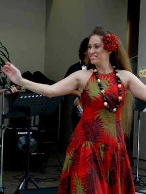Hawaiian hula DSC_0169.JPG