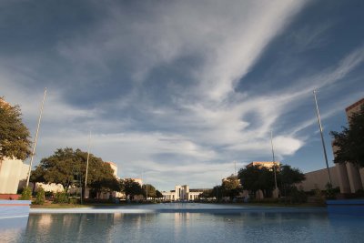 Esplanade Fountain and Hall of State