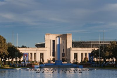 Esplanade Fountain and Hall of State