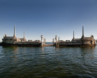 Vizcaya - Stone Barge