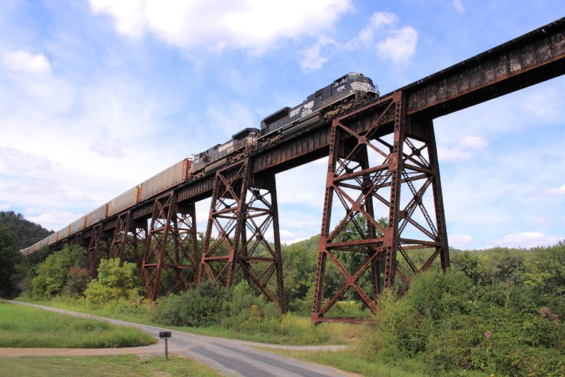 NS 285 crosses the Green river at Southfork KY 