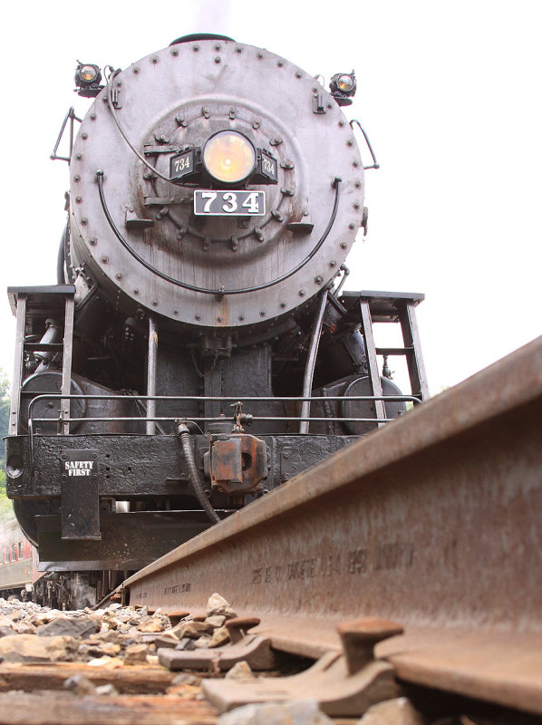 A tie-eye view of the 734 at Frostburg 