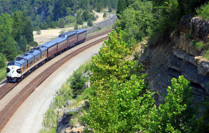 NS 956 Southbound down #2 track at Stonehenge 