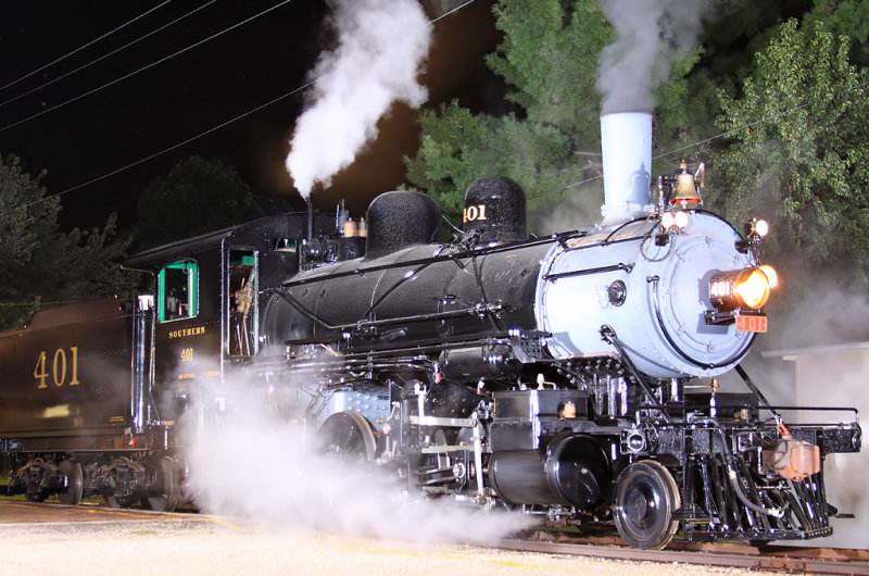 Southern 401 at the Nelsons Crossing Depot