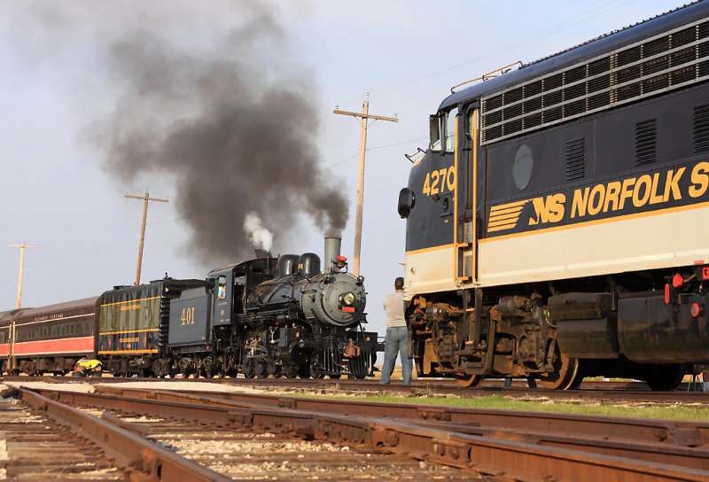 SR 401 passes the NS F Units at Nelsons Crossing 