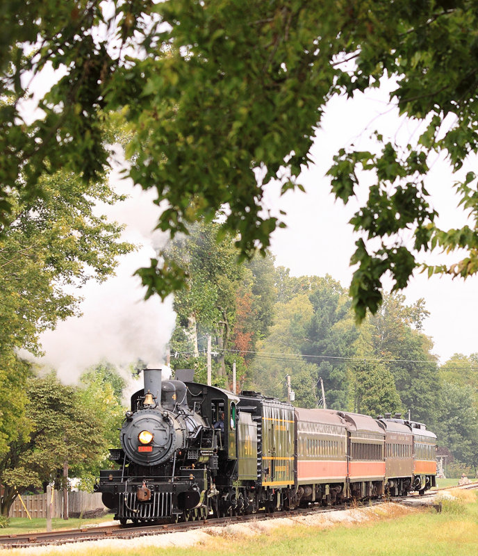 The 401 passes a rual scene on the outskits of downtown 