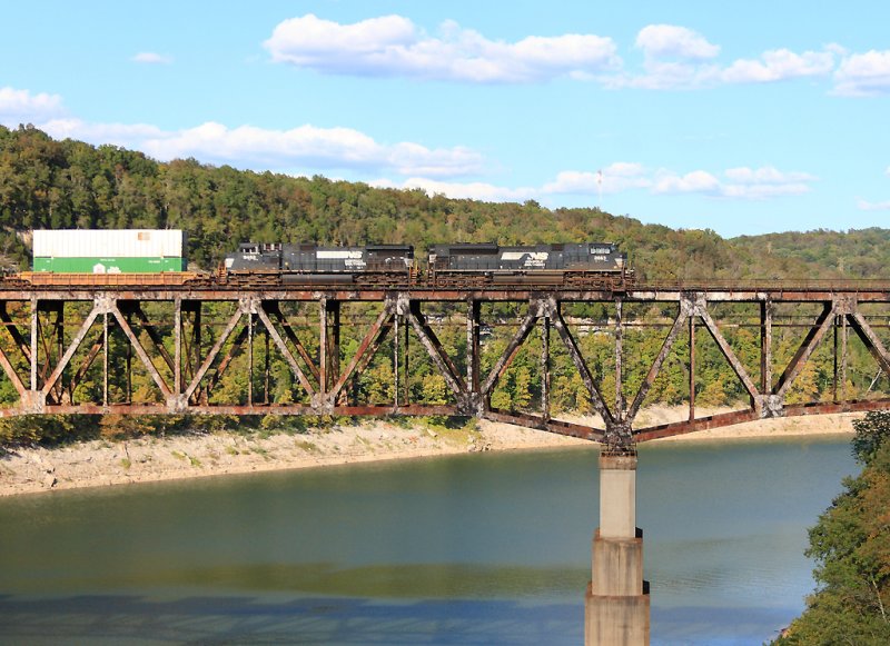 NS 295 crosses the Cumberland River