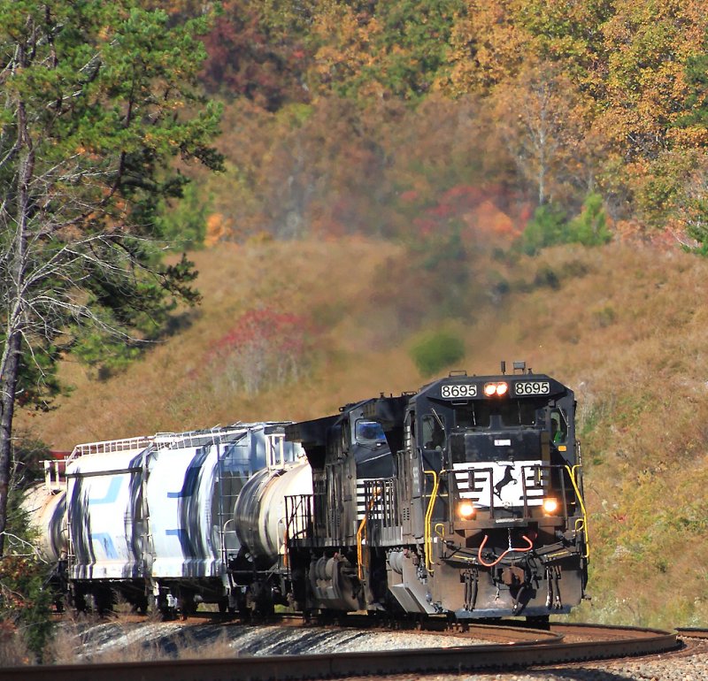 Southbound NS 175 at Deep Hollow
