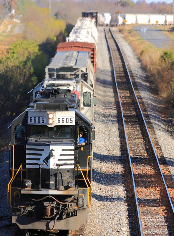 Westbound NS 168 follows the 375 down the main 