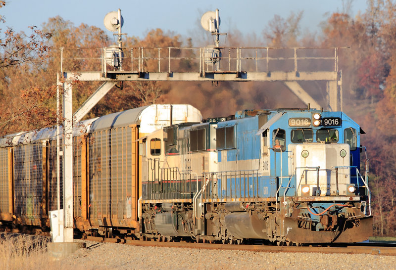 GMTX 9016 and a BNSF Possum lead NS 197 away from a meet at Bowen 