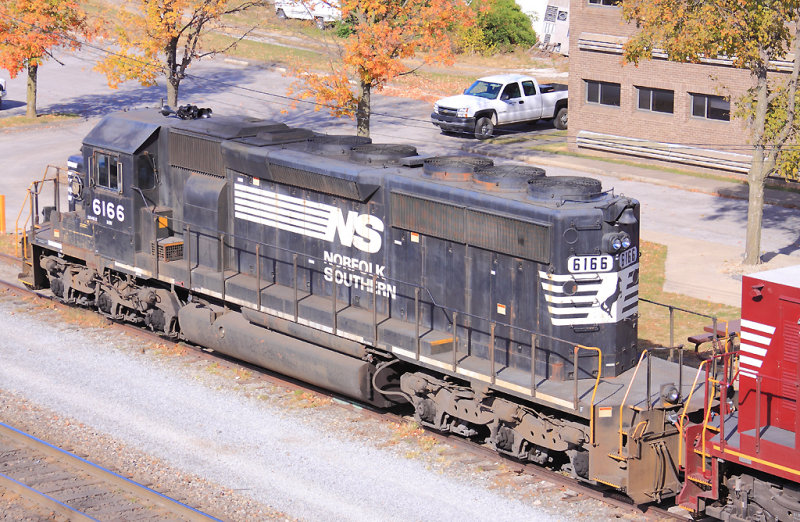 NS (former N&W) SD40-2 #6166 