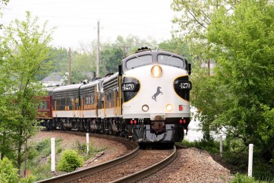 The Outbound KY Derby train eases through Harrodsburg 