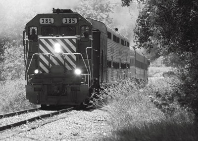 Great Lakes Central GP35 #385 pulls a hourly trip out of town 