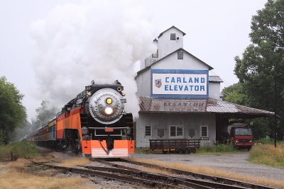 Sp 4449 passes the elevator at Carland on the first trip on the event