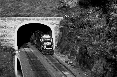 Eastbound pushers at the tunnel
