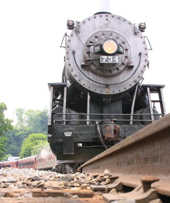 A tie-eye view of the 734 at Frostburg 