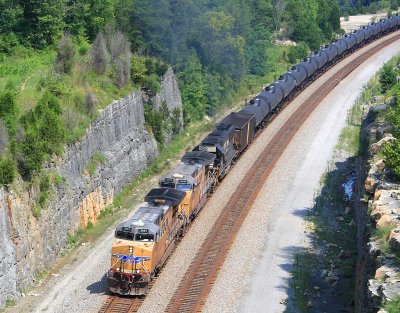 NS 60W is down to a crawl up the long grade at Stonehenge 