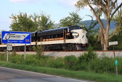 The light is fading fast as 956 starts towards Birmingham, crossing the state line into Georgia 