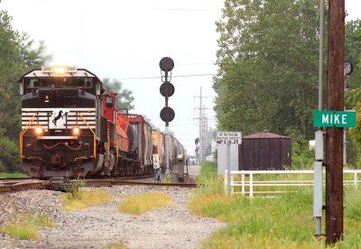 CP Mike the CF&E crossing in Fort Wayne 