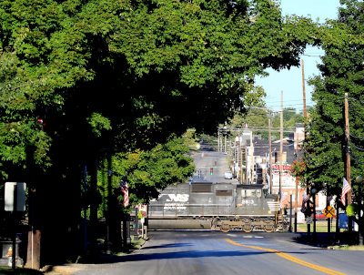 Westbound 22A breaks the Sunday morning silence in Hogtown 