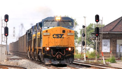 CSX 7305 leads Eastbound coal through the Corn City 