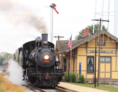 Southern 401 sits at the Monticello Depot 