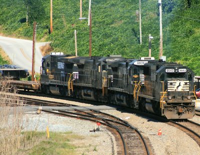 NS 161 departs Oakdale for the run down the 3rd district