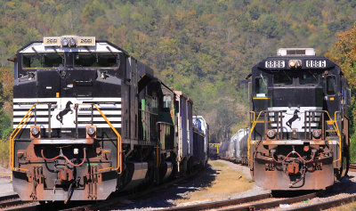 NS 117 and 175 sit side by side, waiting on crews at Oakdale 