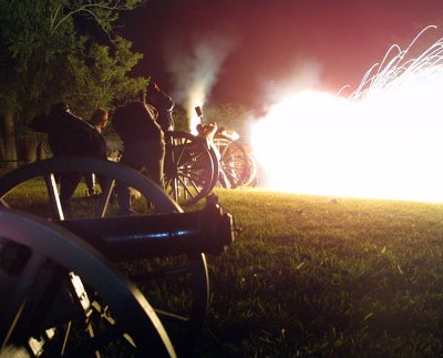 The Kentucky 14th Light Artillery night fire
