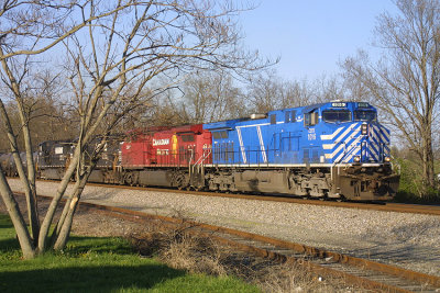 CEFX 1016 leads unit Sulpher train 61N at Burgin