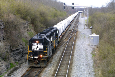 Southbound FEMA train at North Wye 