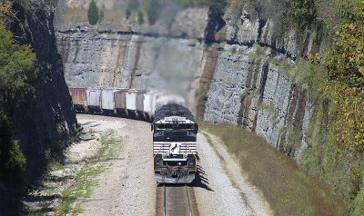 NS 40J climbs Kings Mountain