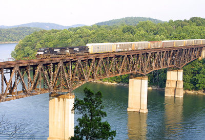 Northbound 284 crosses over the Cumberland River at Burnside Ky.