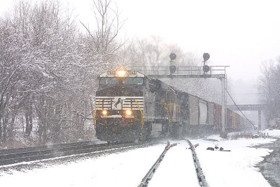 A New NS ES40DC leads 167 at Kings Mountain KY