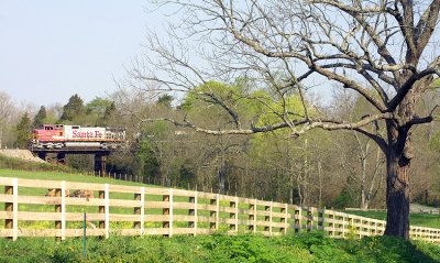 A former Sata Fe warbonnet leads Eastbound NS 283 at Salvisa, KY