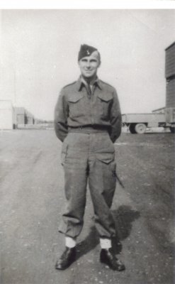 Dad-Canadian army_1942.jpg