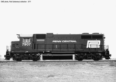 EMD GP38 builder photos