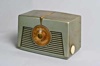 Radio a lampe _ RCA Victor Modle Little Master IIIA _ 1949