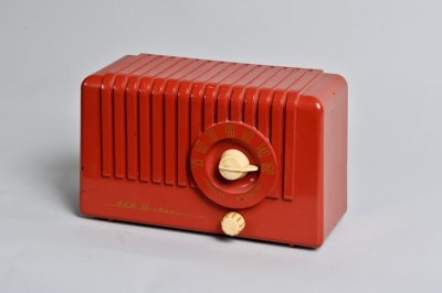 Radio a lampe _ RCA Victor Modle Nipper _ Vers 1950