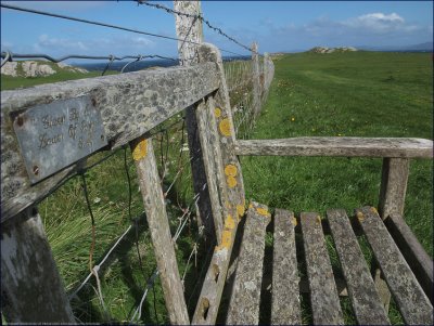 Iona: old bench
