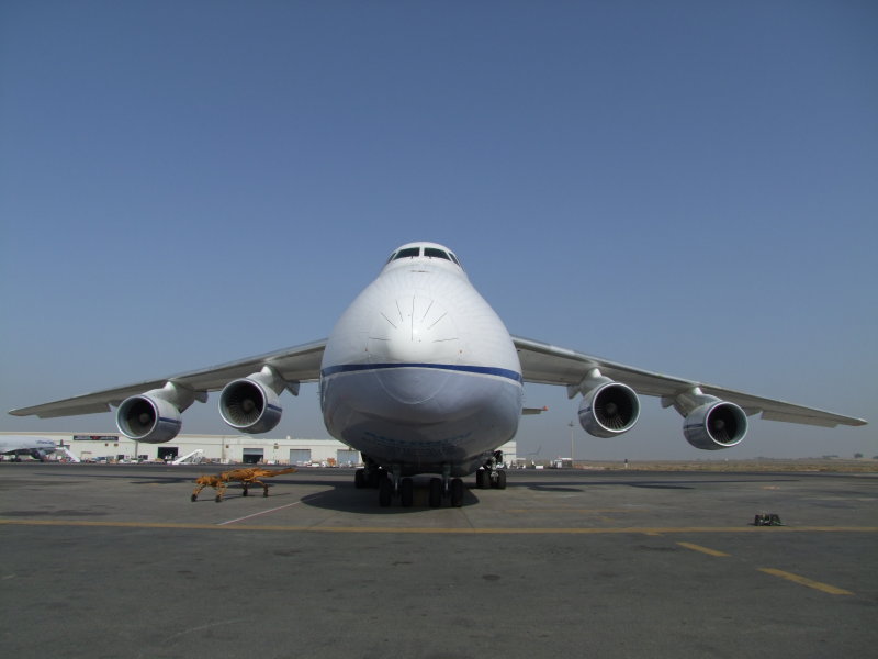 0832 25th September 08 AN124 at Sharjah Airport.jpg