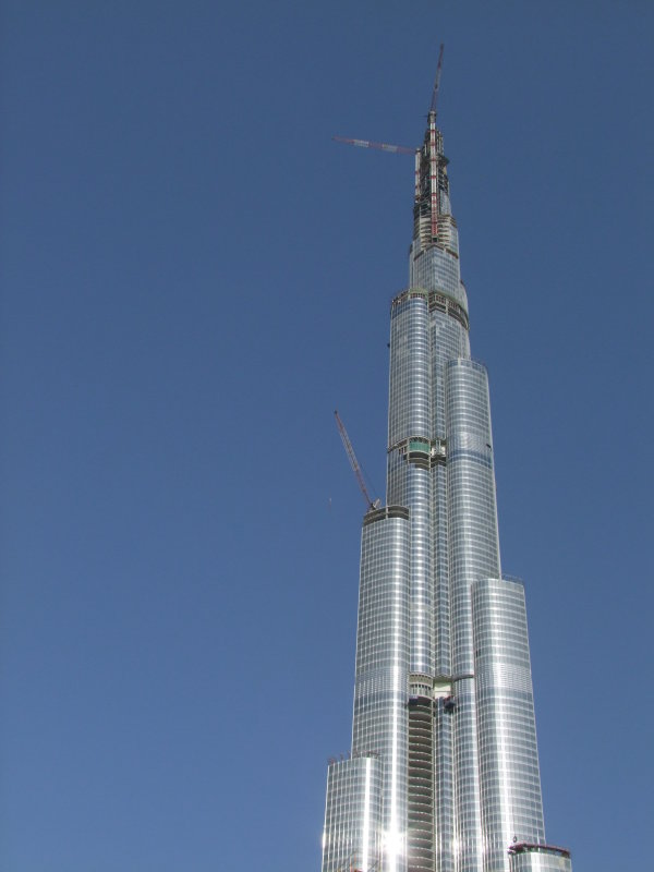 Topping out Burj Dubai September 2008.jpg